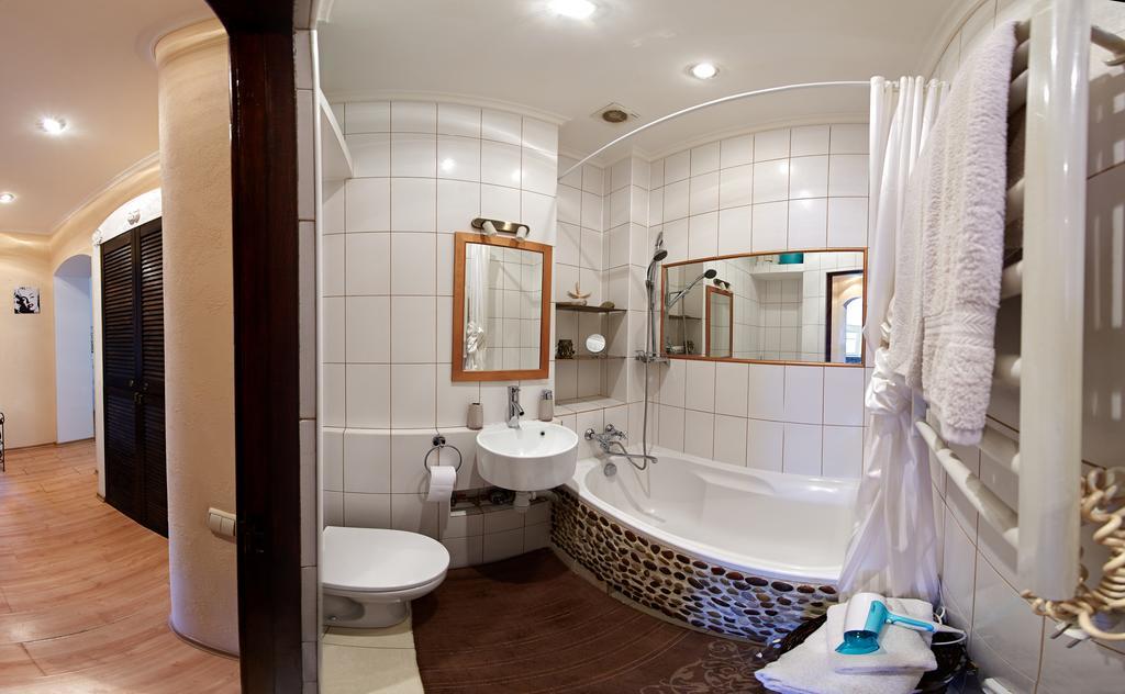 Babylon Apartments On Petliury Street 리우네 외부 사진